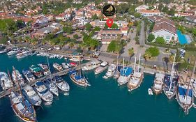 Hotel Marina Bay Goecek