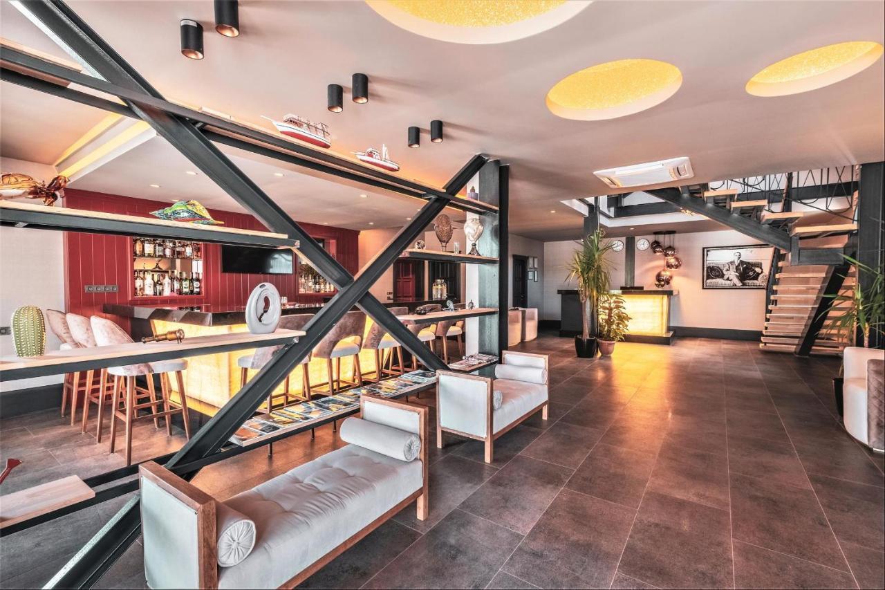 Hotel Marina Bay Goecek Экстерьер фото