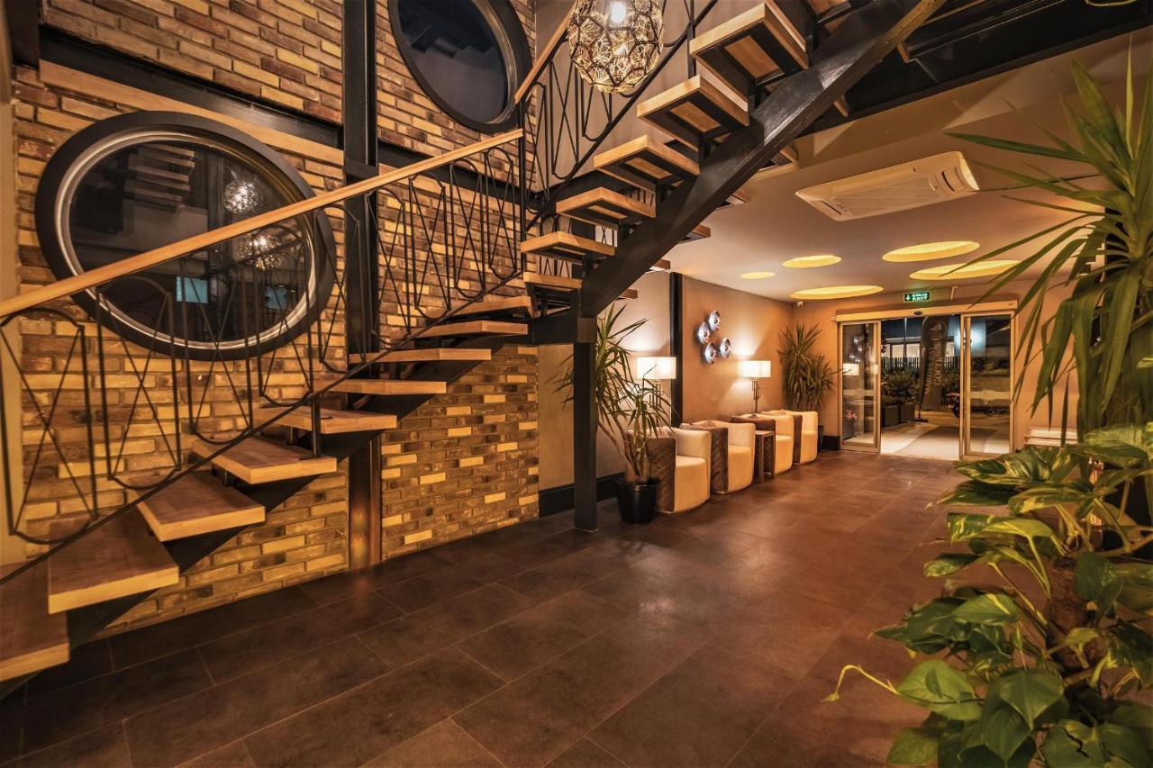 Hotel Marina Bay Goecek Экстерьер фото